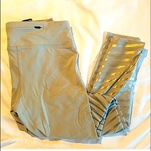 NWOT Grey Nike Tights
